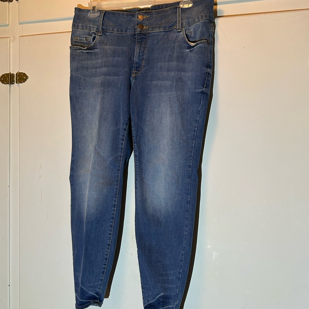 Old Navy Women's Mid Rise Rockstar Jeans in Blue